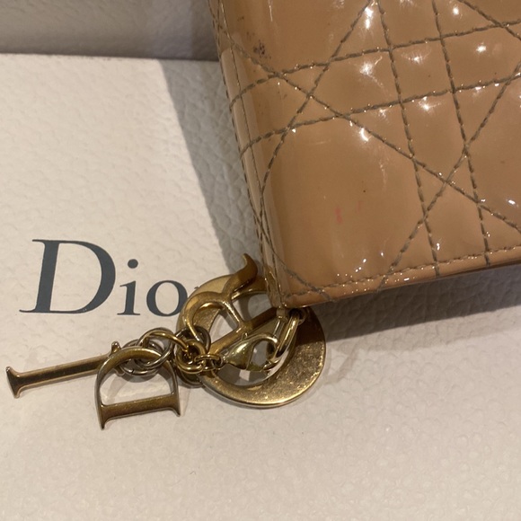 Christian Dior Lady Dior Patent cannage leather eden wallet. - Picture 11 of 13